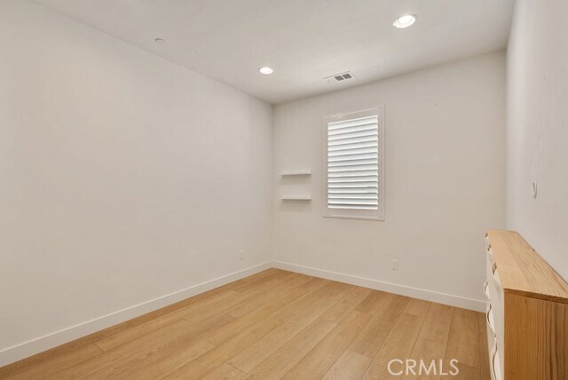 Building Photo - 5750 Acacia Ln