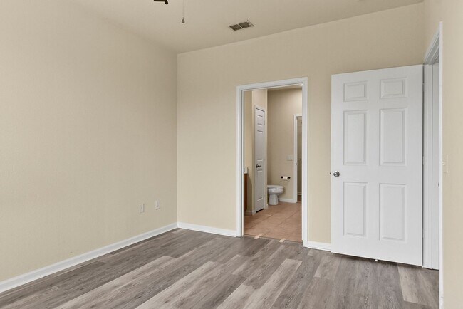 Building Photo - Midtown Village 2 Bed 2 Bath Condo! Available Now! Call Today to Schedule a Tour!