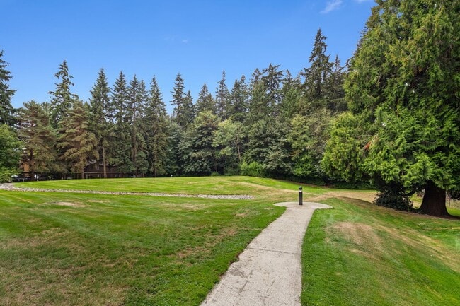 Building Photo - Ground floor 1 bed + bonus room in prime B...