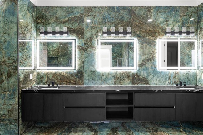 Building Photo - 409 Thunder Rd