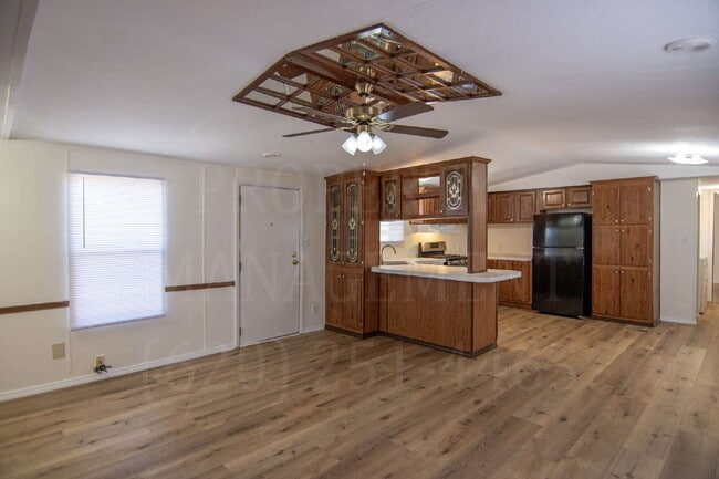 Building Photo - 2-Bed 2-Bath