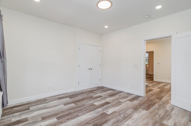 Building Photo - 232 Pearsall Ave