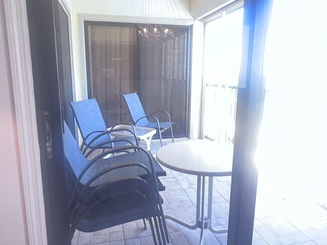 Building Photo - 2BR/2BA Condo on the Gulf in MacArthur Beach