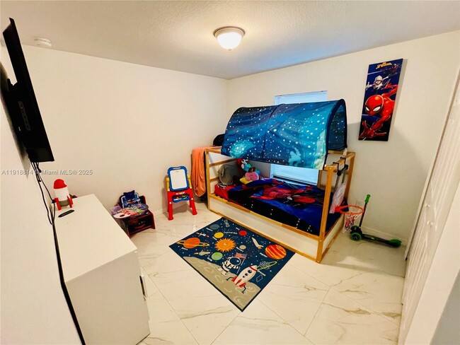 Building Photo - 1703 Edison Ave