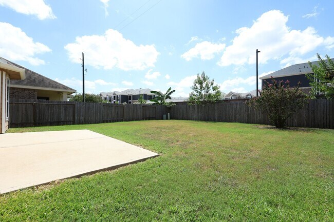 Building Photo - 4155 Falvel Cove Dr