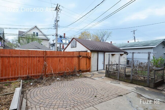 Building Photo - 3029 Chicago Ave