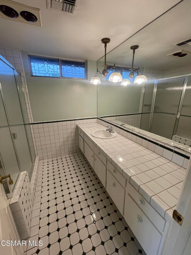 Building Photo - 9218 Gerald Ave