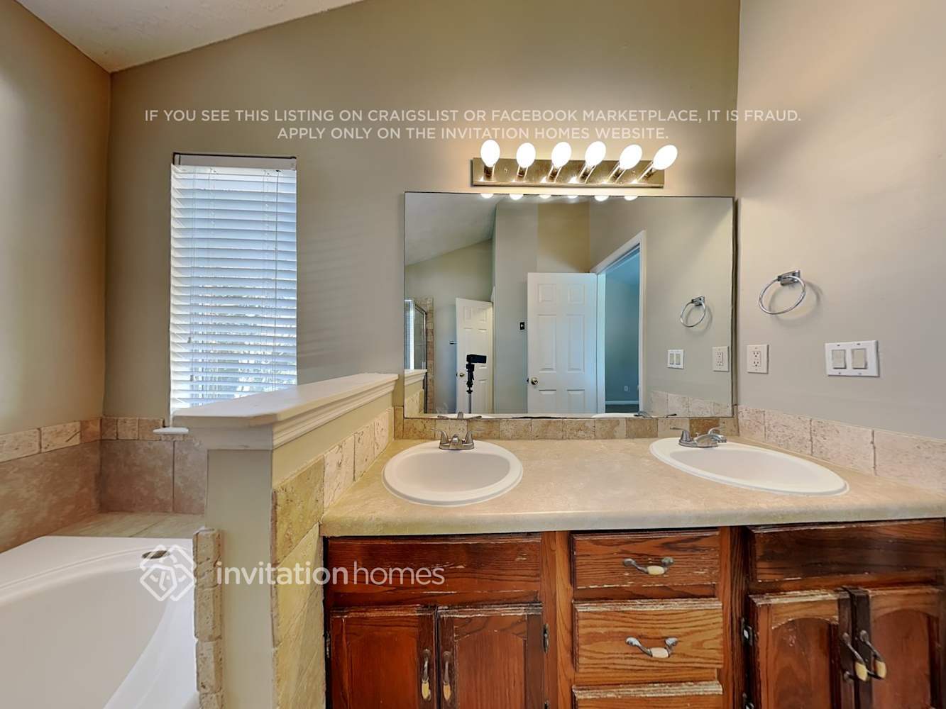 Building Photo - 2405 Boone Ct