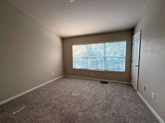 Building Photo - NEWLY UPGRADED 2BD/2.5 BATH TOWNHOME IN THE EXCLUSIVE WYNCHASE COMMUNITY!!