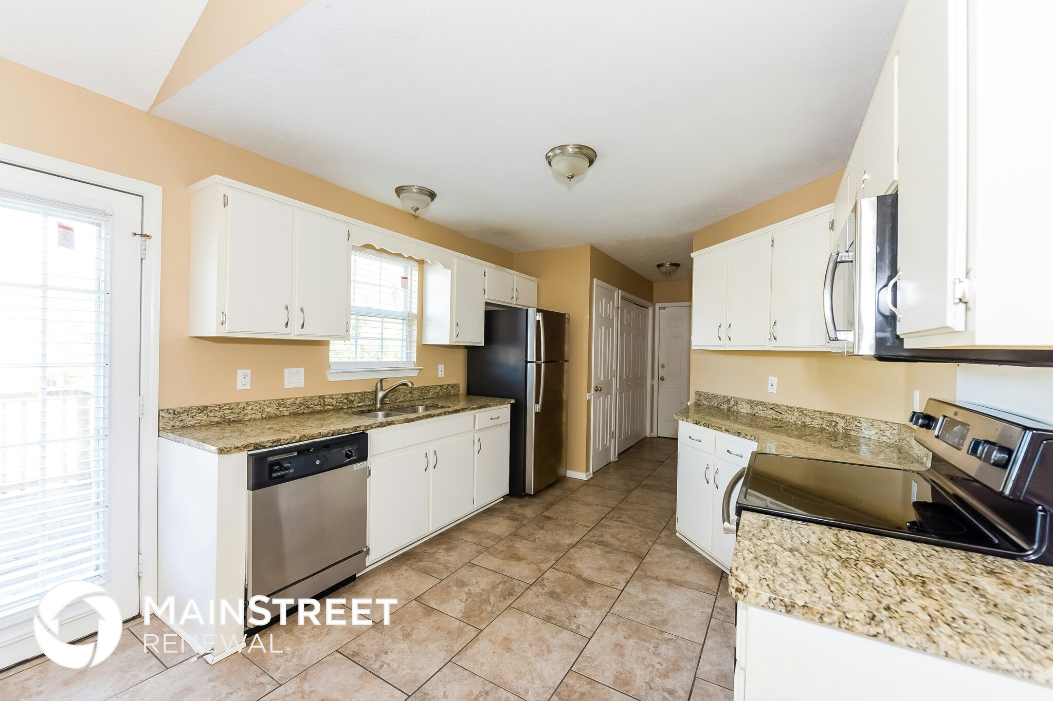 Building Photo - 825 Stone Hedge Ct