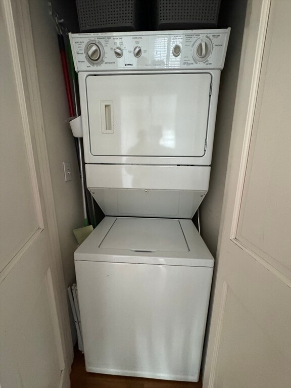 Building Photo - 54 Chestnut St