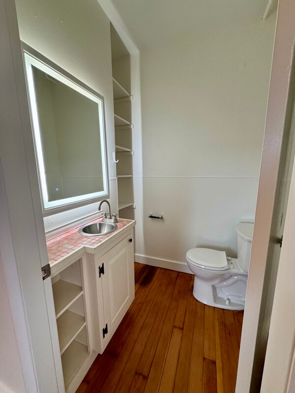 Building Photo - 76 Elm St