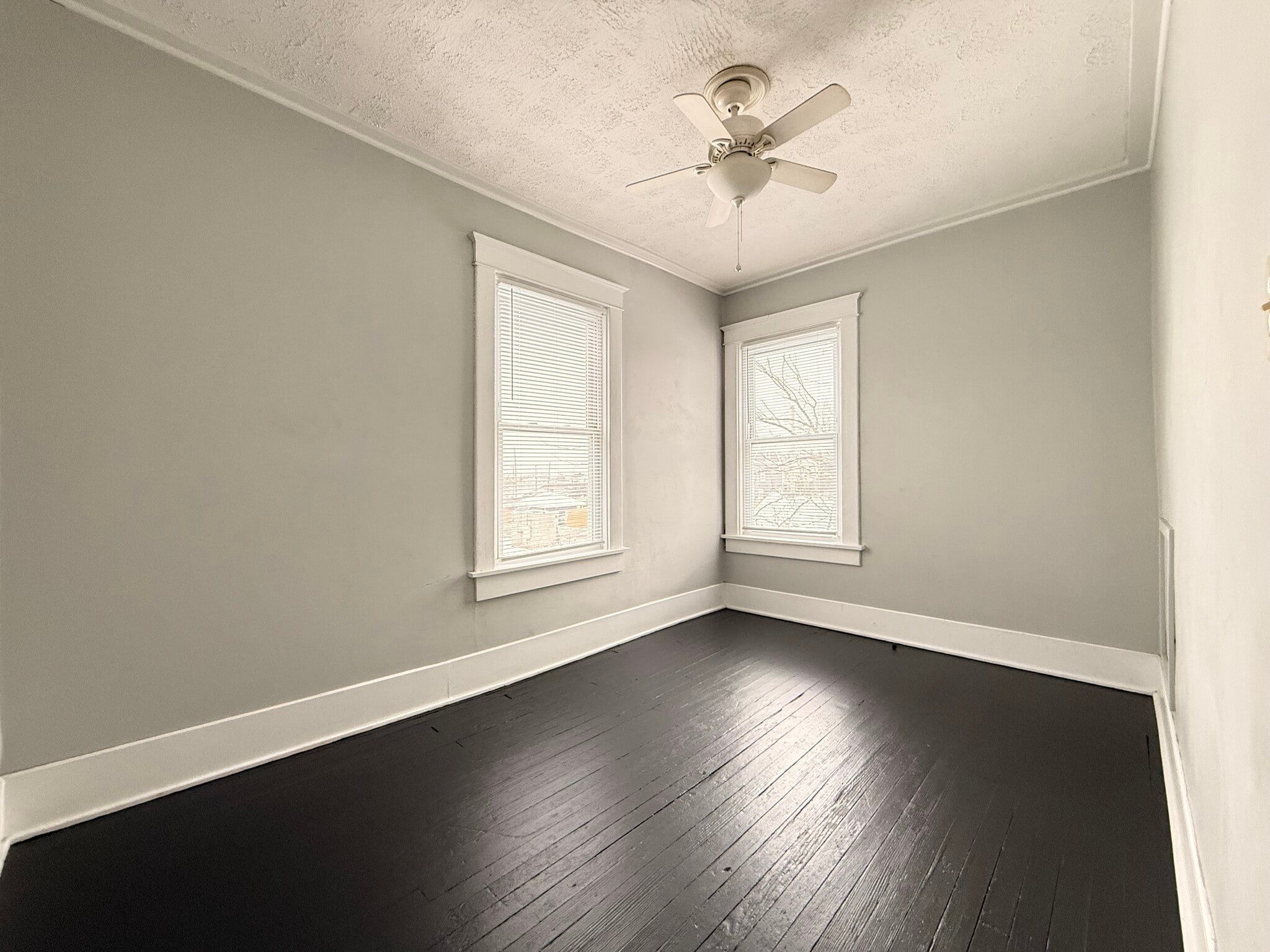 Third bedroom - 838 E 4th Ave