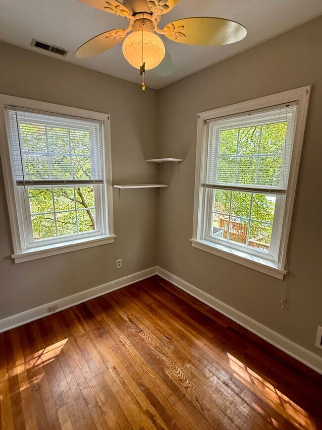 Building Photo - Updated 3BR Home in Coveted Forest Hill Pa...