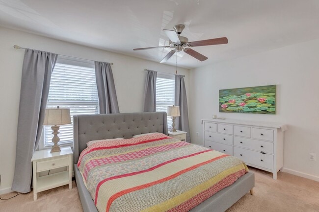 Building Photo - 151 Longwood Dr