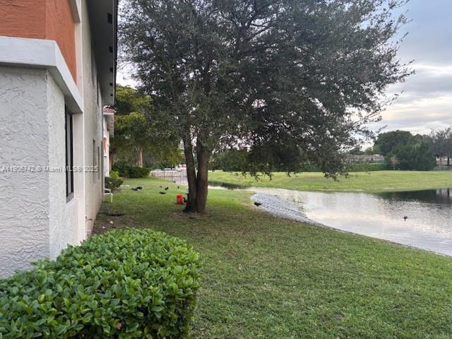 Building Photo - 10592 Royal Palm Blvd