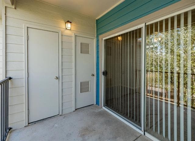 Building Photo - 10505 S I-35 Frontage Rd