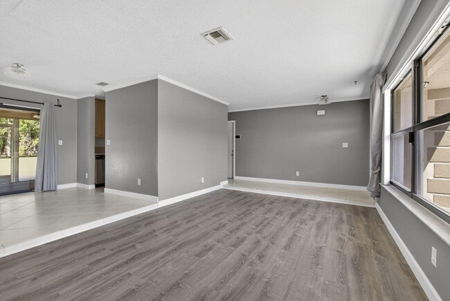 Building Photo - 7107 181st Ct N