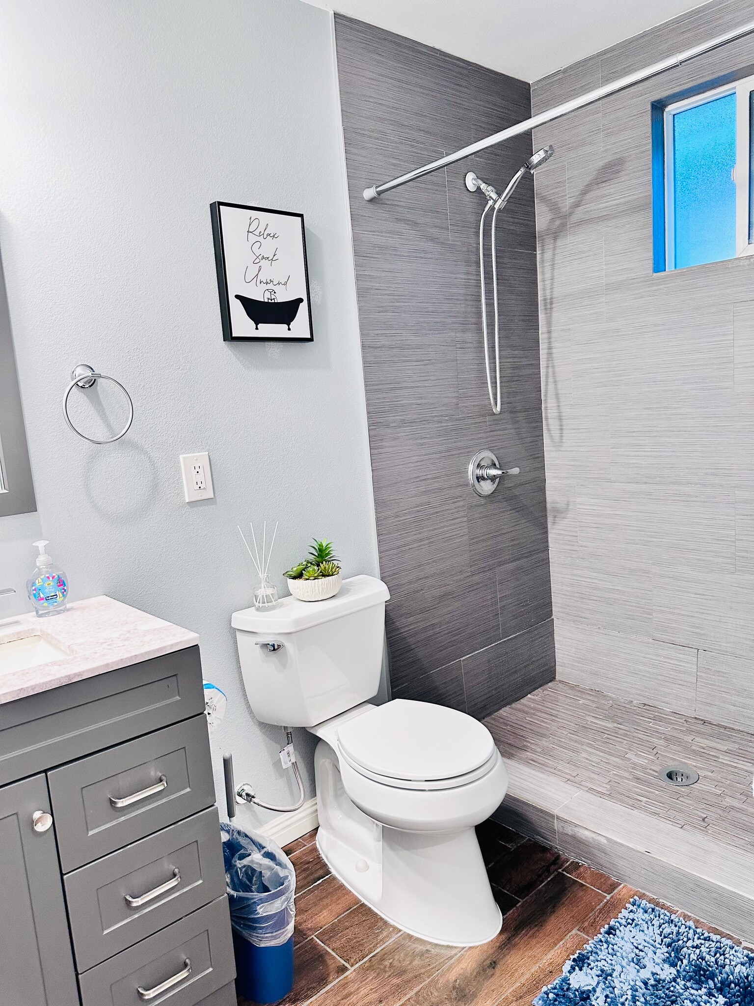 Building Photo - 2621 Wallace Ave