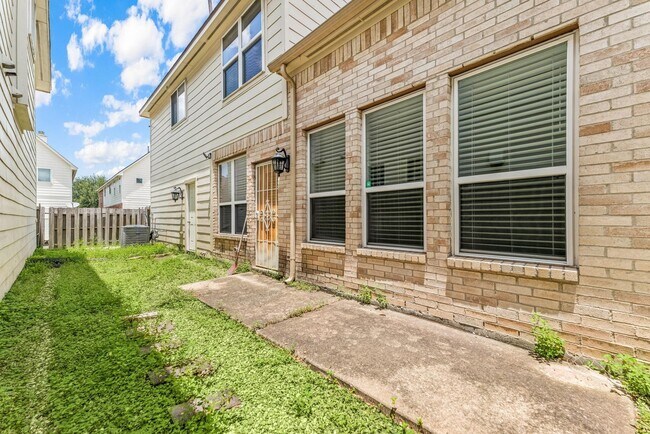 Building Photo - 7559 Autumn Sun Dr