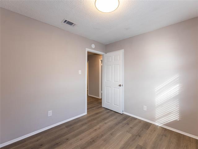 Building Photo - 1932 Mars Dr