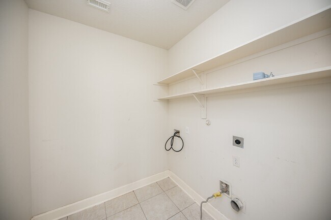 Building Photo - 5839 Sonoma Ridge