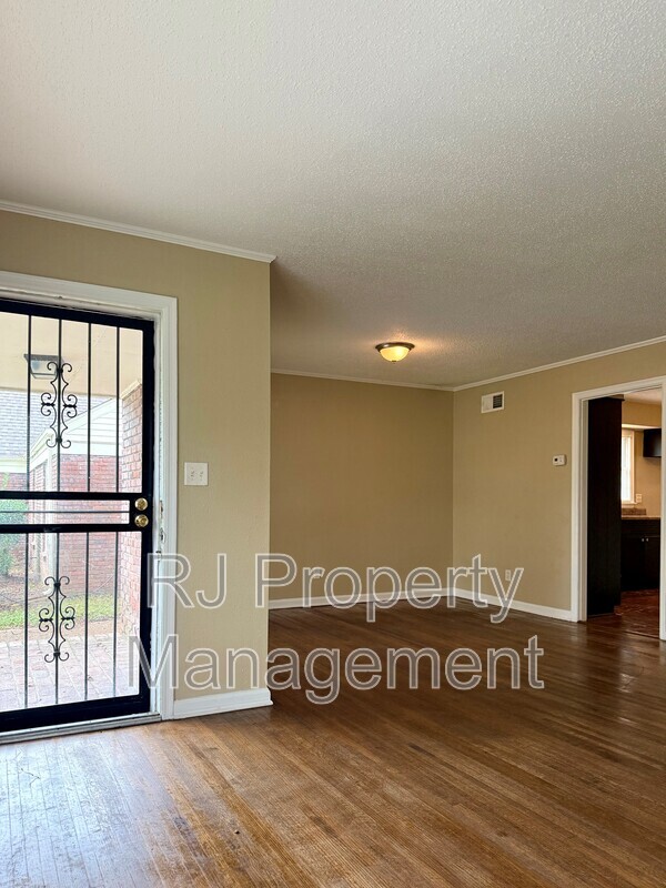 Building Photo - 3458 Sophia St