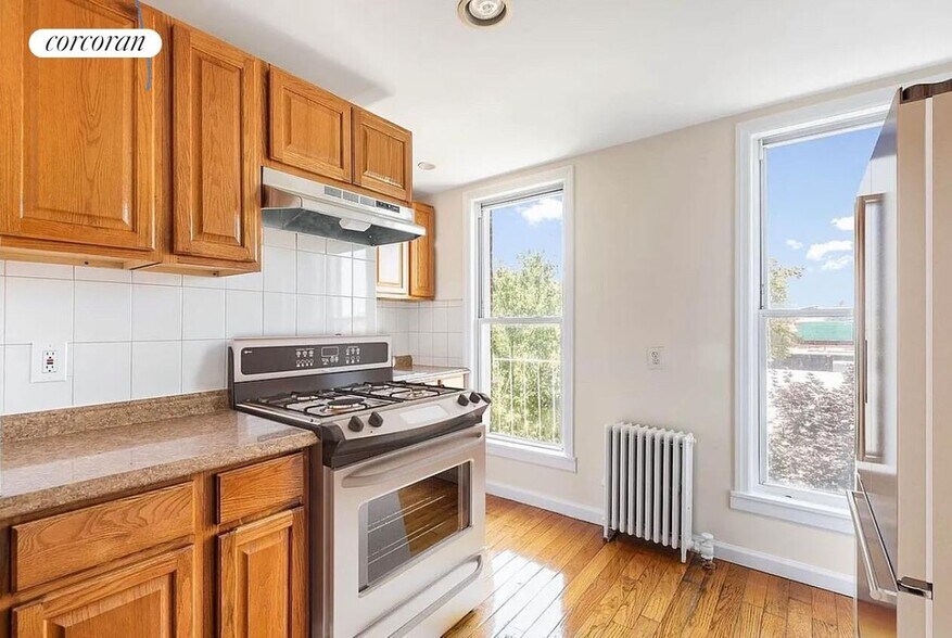 Primary Photo - 238 26th St