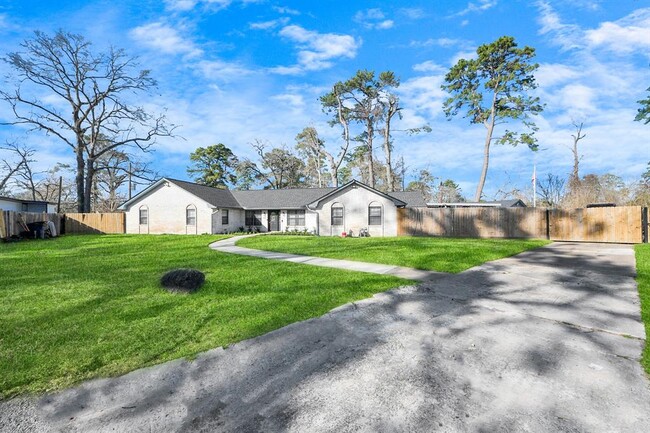 Building Photo - 2402 Bammel Timbers Ln