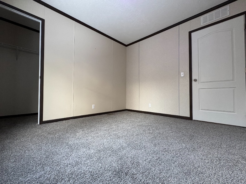 Building Photo - 322 Basket Branch