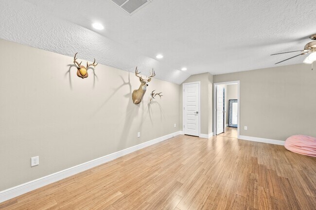 Building Photo - 43 Hickory Oak Dr