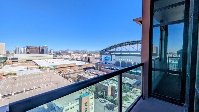 Building Photo - 310 S 4th St