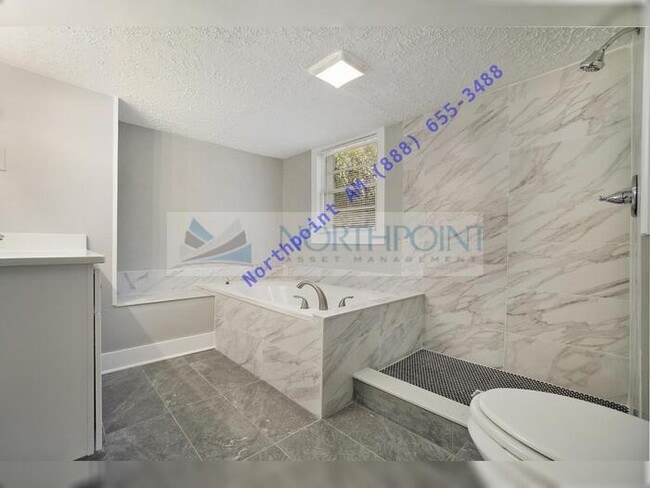 Building Photo - Beautiful 4 beds 2.5 baths in Atlanta