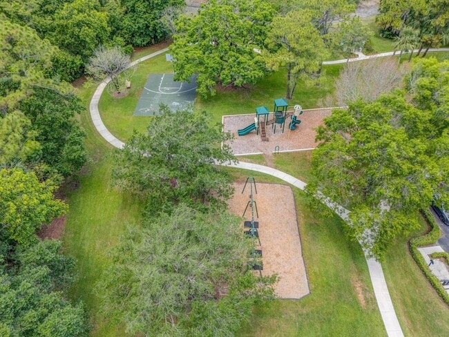 Building Photo - 222 Legendary Cir