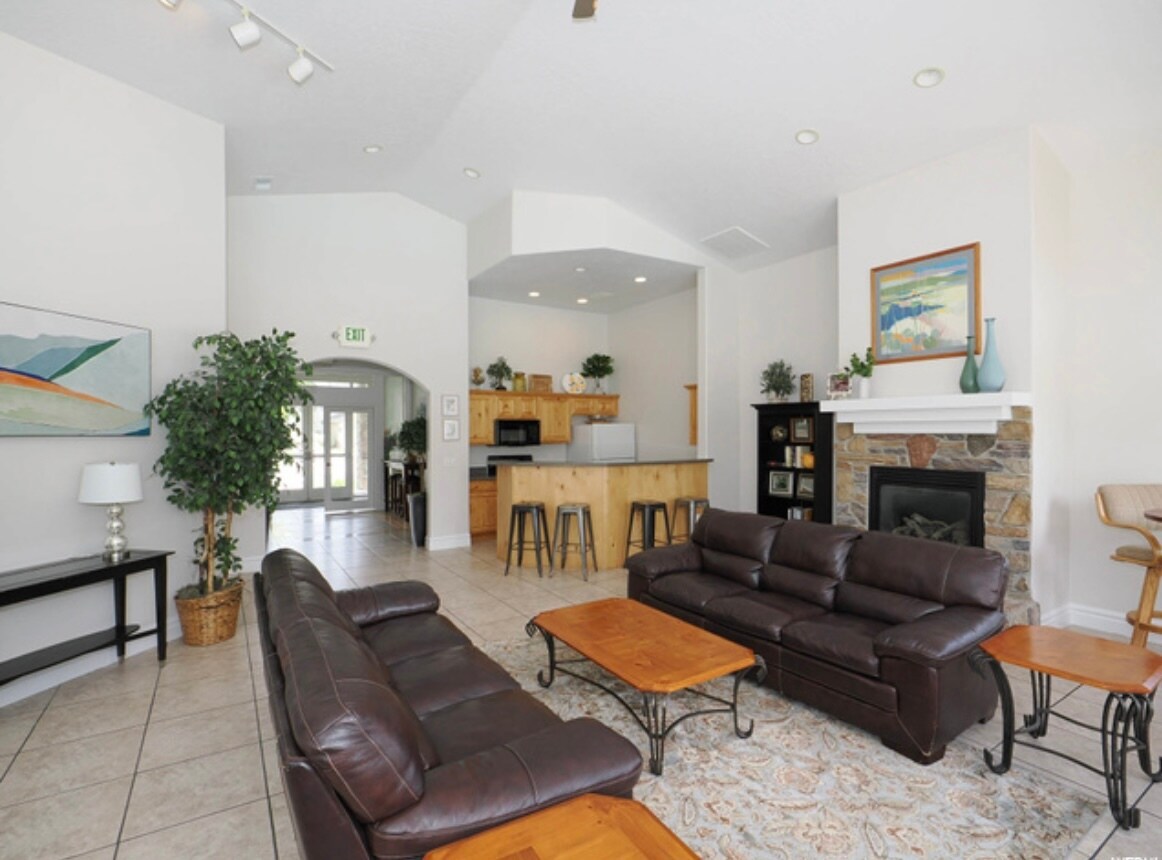 Building Photo - 1546 W 110 N