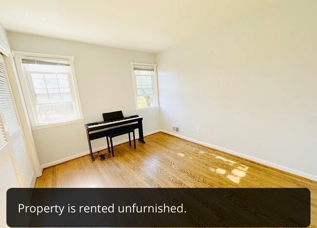 Building Photo - 1214 Vinita Ln