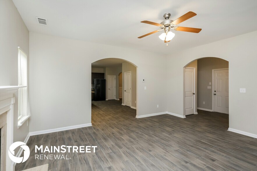 Building Photo - 842 Whitfield Oak Way NE
