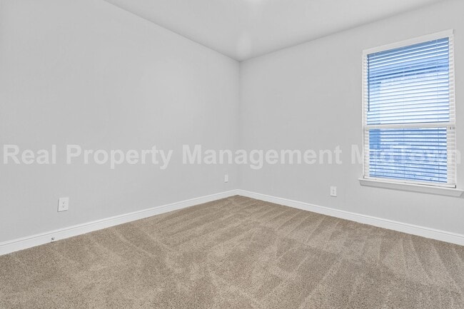 Building Photo - 1141 Southwark Dr