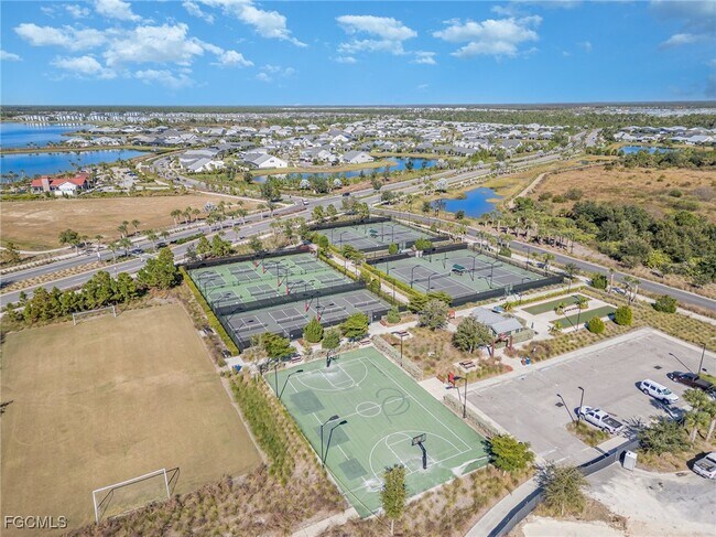 Building Photo - 44525 Palm Frond Dr