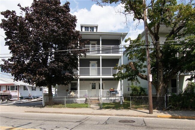 Primary Photo - 1224 Park Ave