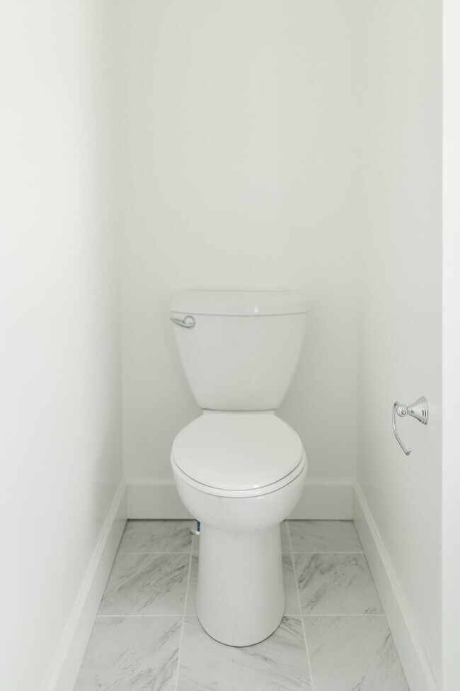 Building Photo - 1745 State St