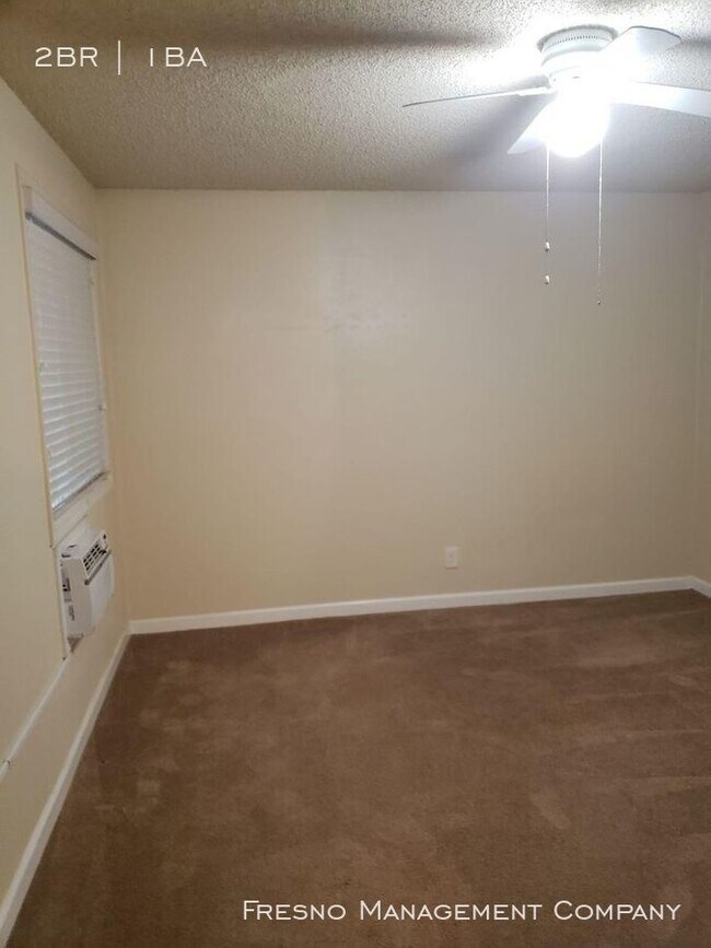 Building Photo - 2562 N Maroa Ave