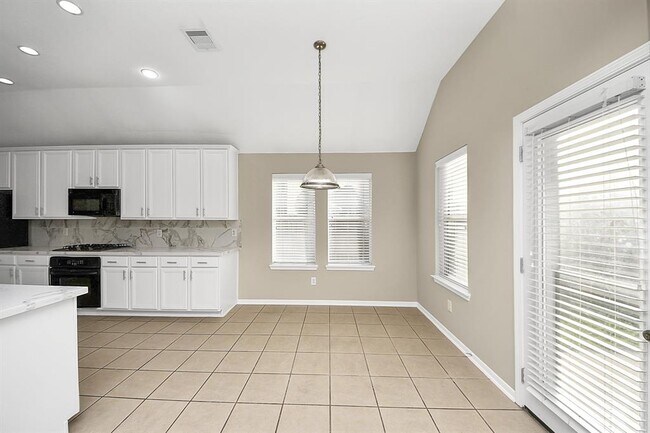 Building Photo - 22035 Emerald Run Ln