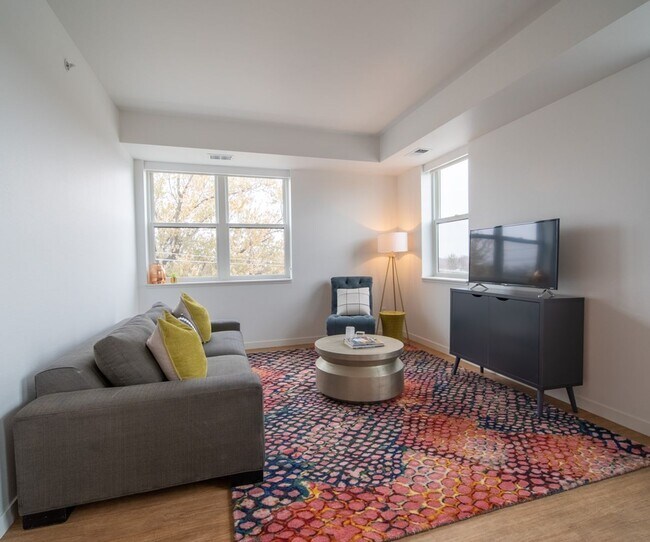 Interior Photo - Grand & Syndicate Apartments