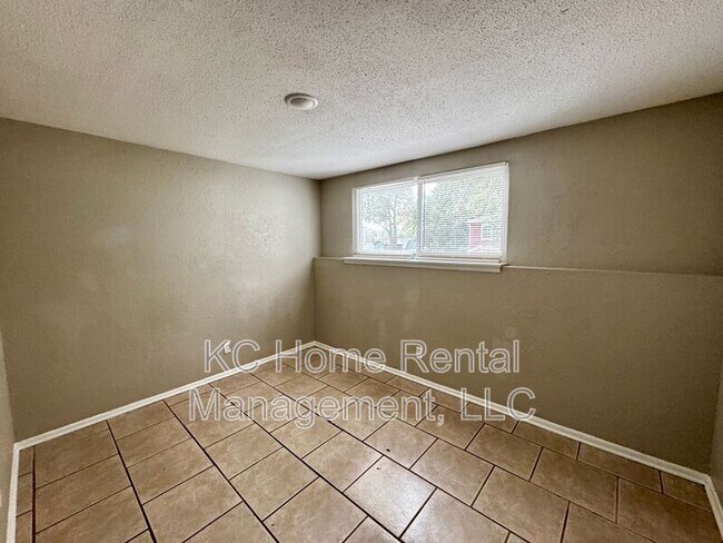 Building Photo - 3723 Webster Ave