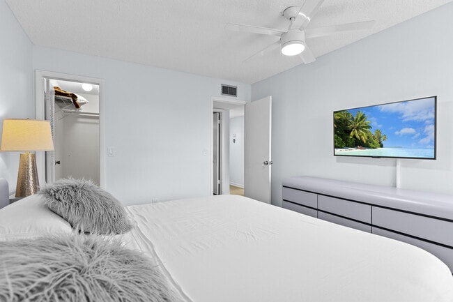 Building Photo - 74 Normandy Ln