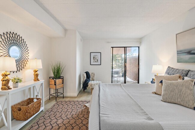 Building Photo - 100 Severn Ave