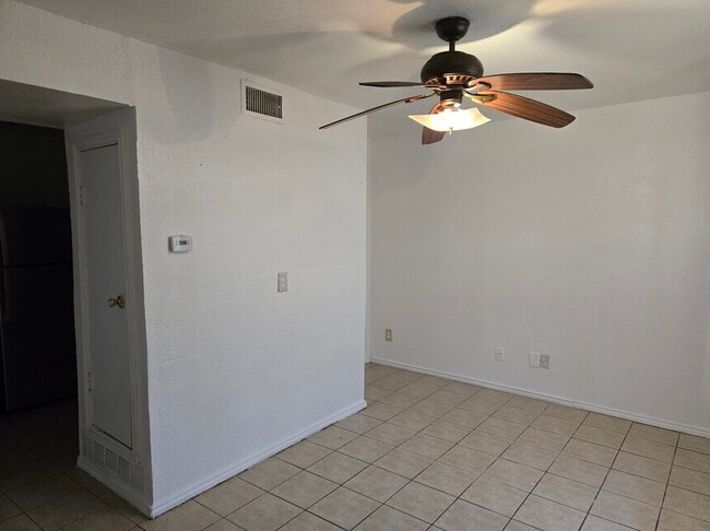 Building Photo - 3416 Wendelkin St