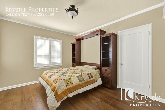 Building Photo - 110 Camino Alto