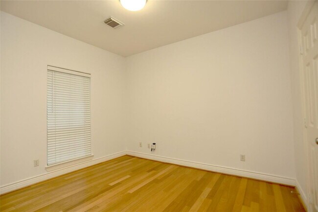 Building Photo - 1314 Birdsall St